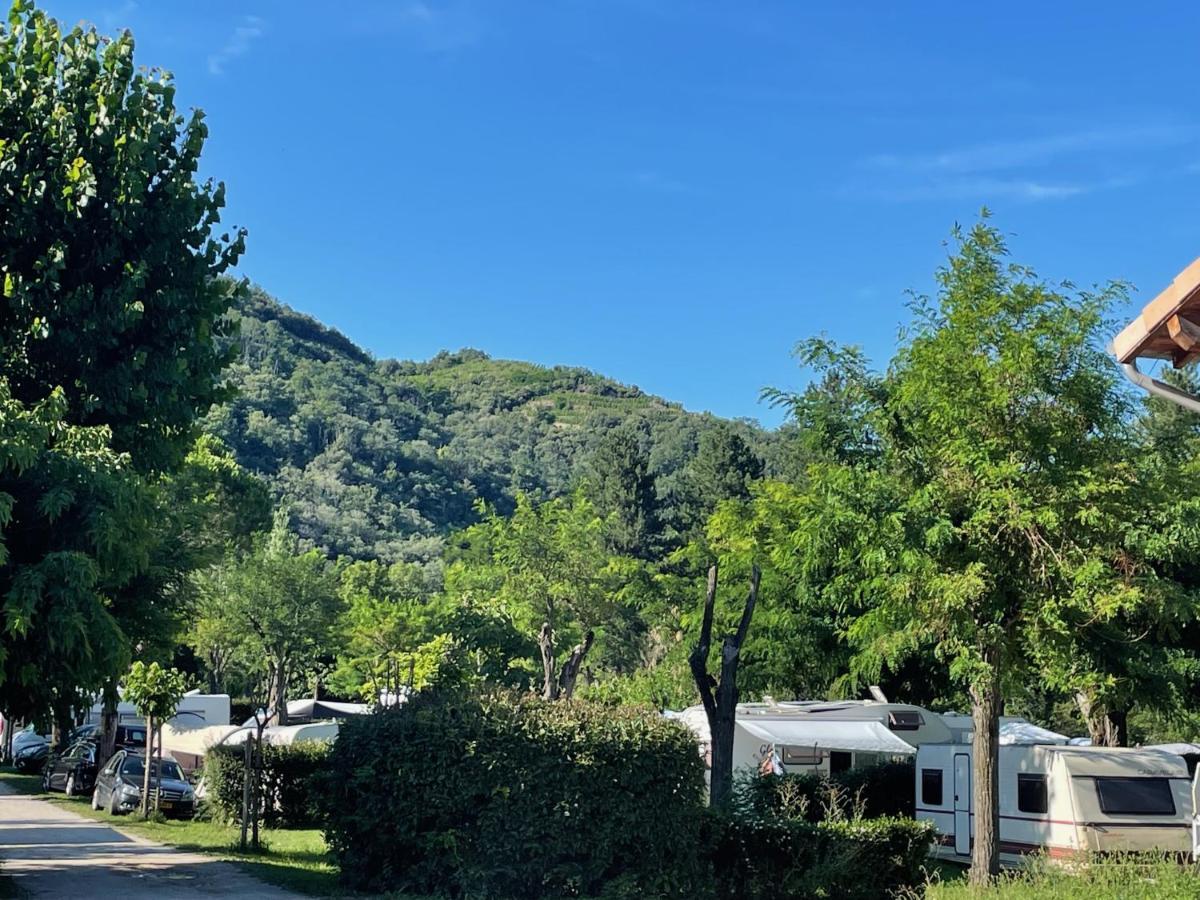 Camping Avec Piscine Et Riviere A Tournon Sur Rhone Ardeche Esterno foto